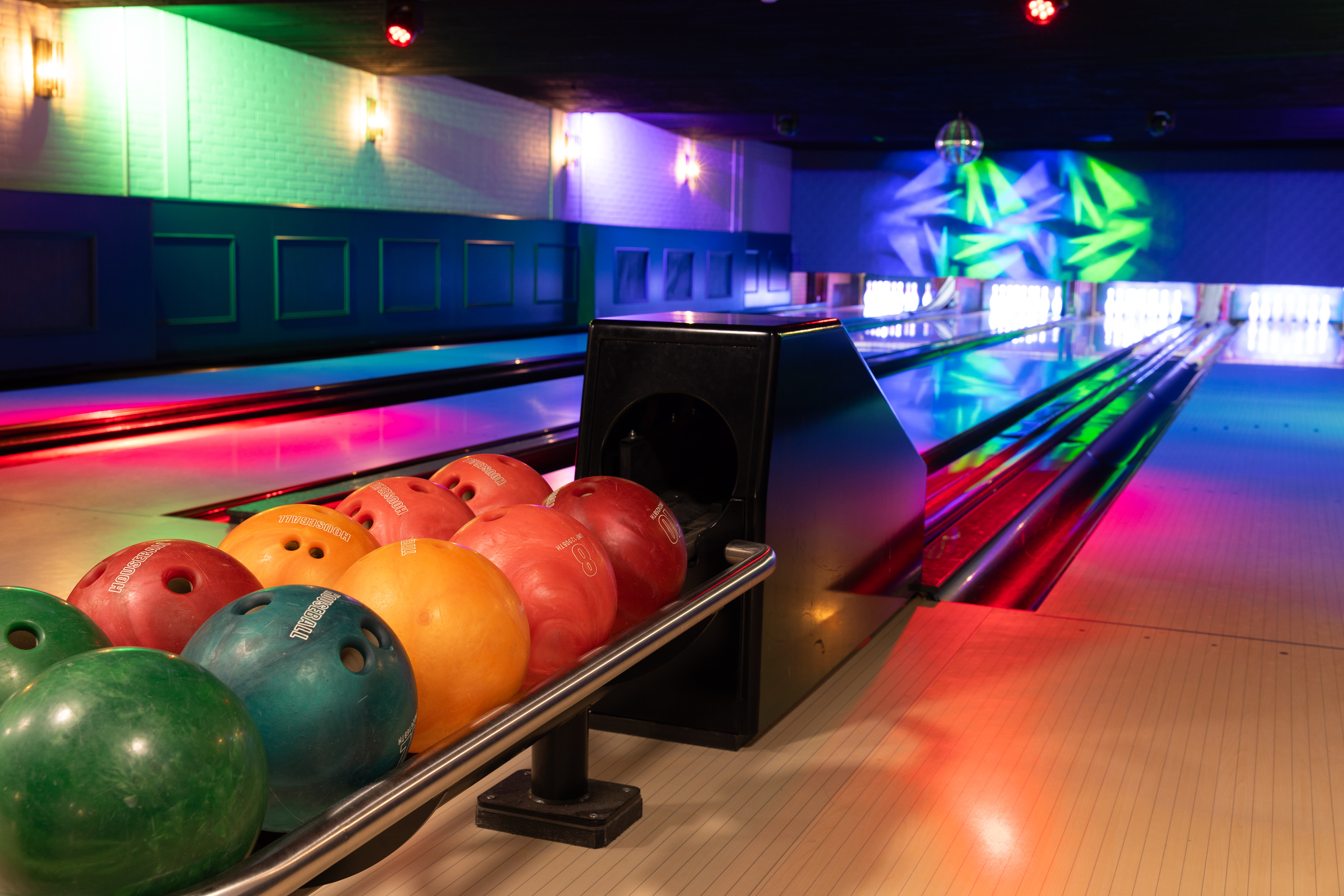 Bowling alleys group package Aparthotel Delden